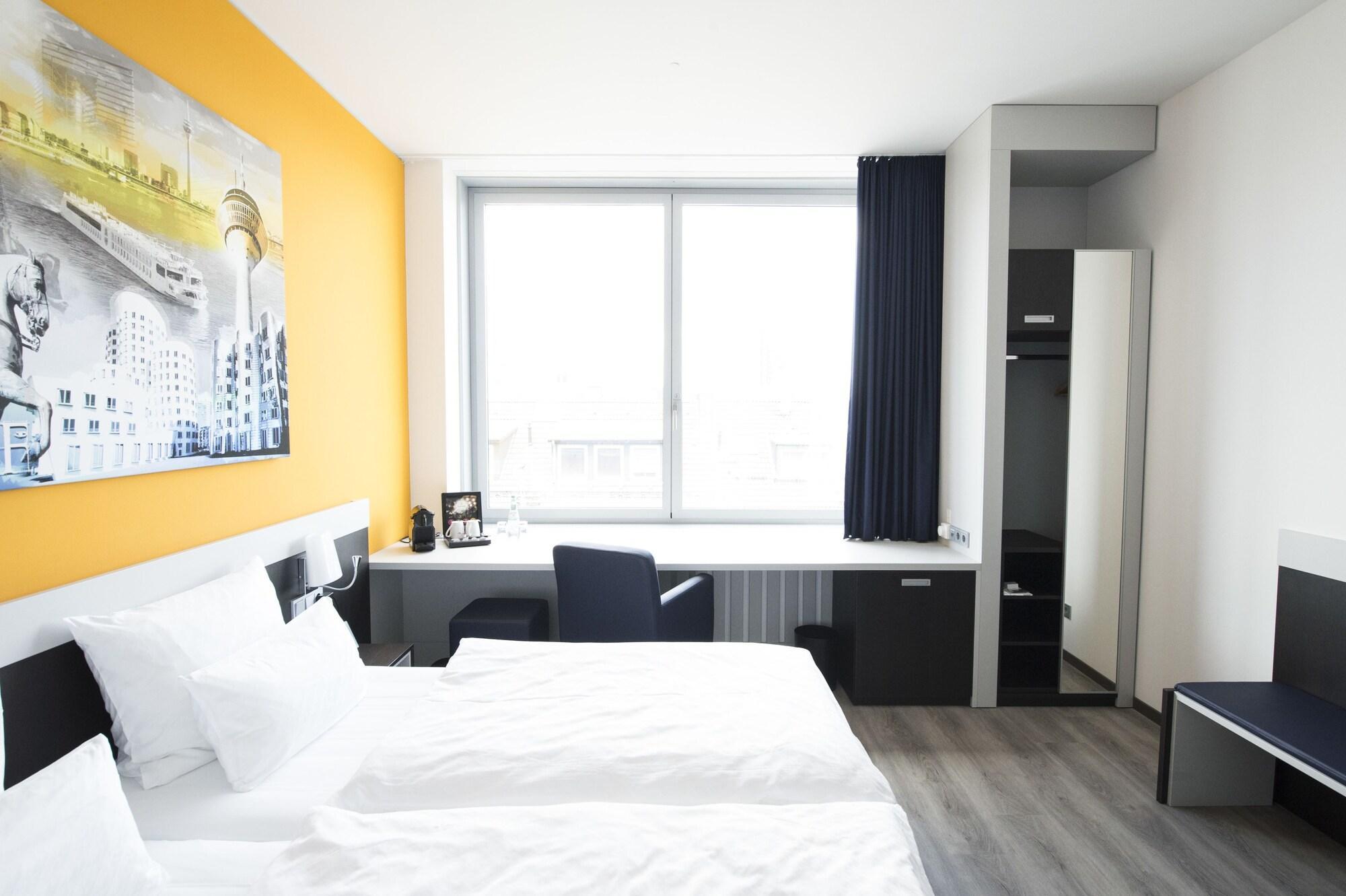 Carathotel Duesseldorf City Exteriör bild